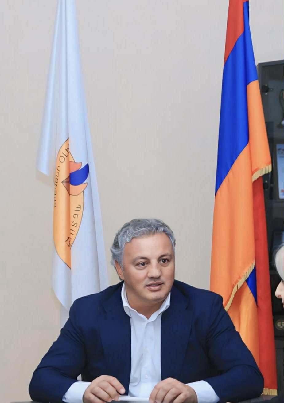 Վաղինակ Գալուստյան